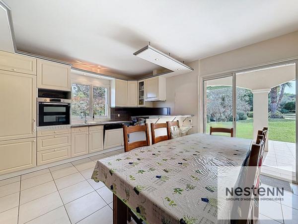A vendre à Grabels - Maison familiale de 204 m² avec 4 chambres, piscine et nombreuses dépendances sur un terrain 2049 m² proche Montpellier