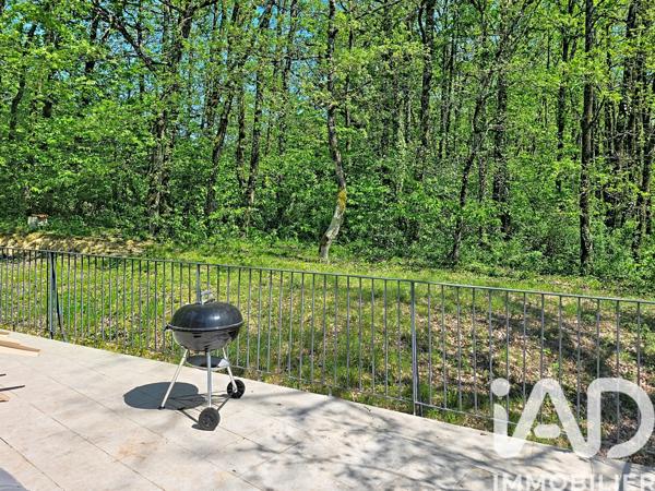 Immeuble à vendre 140 m² Le Grès