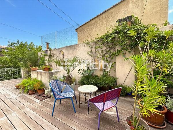 Appartement
         6 pièces
        - 161 m² Bien prestige 930 000 € *