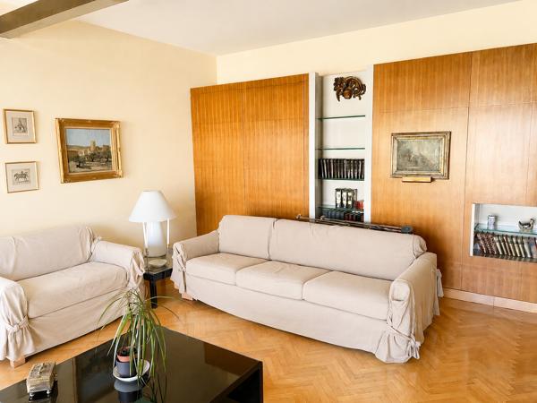Appartement
         4 pièces
        - 138 m² Bien prestige 570 000 € *