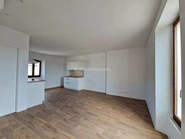 Location                                                      Appartement
                        
                     3 pièces                      58 m2                     à Le Luc