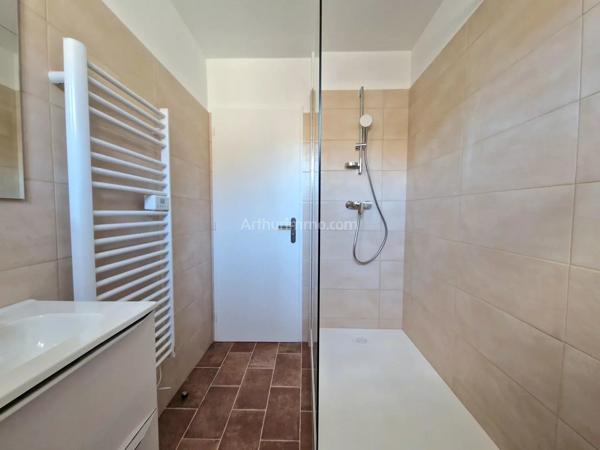 Location                                                      Appartement
                        
                     3 pièces                      58 m2                     à Le Luc