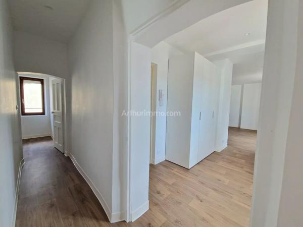 Location                                                      Appartement
                        
                     3 pièces                      58 m2                     à Le Luc