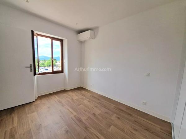 Location                                                      Appartement
                        
                     3 pièces                      58 m2                     à Le Luc