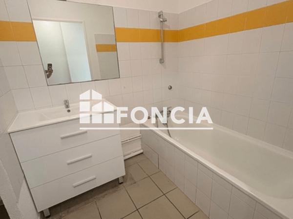 Location Studio 32.22 m² - 101 AVENUE JEAN PERROT Grenoble 38100