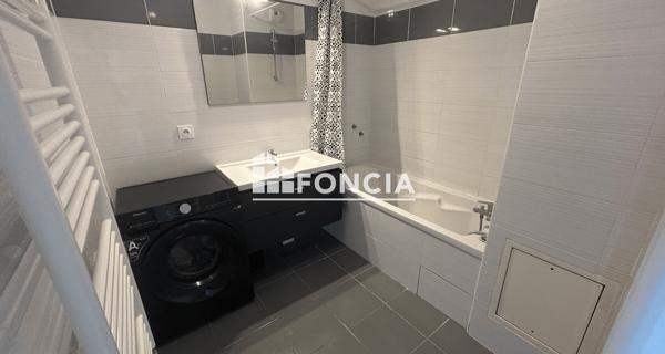 Location Appartement 3 pièces 58.15 m² - Meyzieu 69330