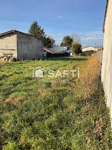 Terrain constructible de 636m2 à Castelnau-De-Médoc: Idéal pour vos projets !