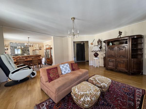 Appartement
         4 pièces
        - 89 m² 450 000 € *