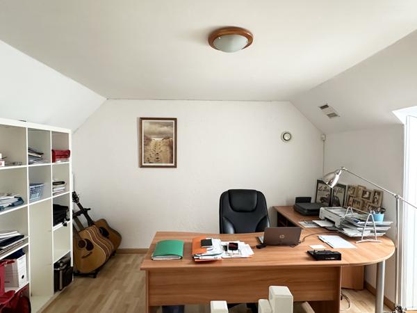 Maison
         7 pièces
        - 201 m² 389 000 € *