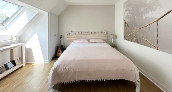 Maison
         7 pièces
        - 201 m² 389 000 € *