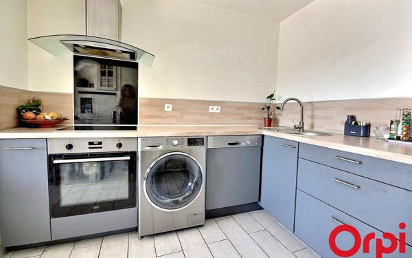 Appartement à vendre    3 pièces • 45,91 m2 Marseille 16
