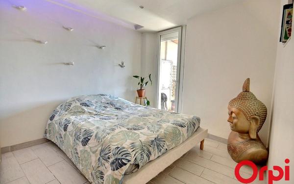 Appartement à vendre    3 pièces • 45,91 m2 Marseille 16