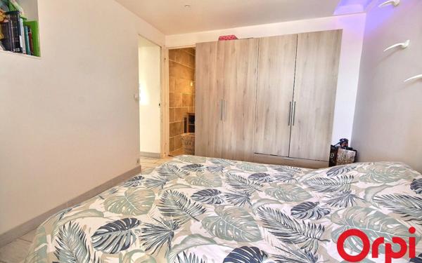Appartement à vendre    3 pièces • 45,91 m2 Marseille 16