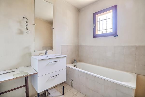 Maison
         4 pièces
        - 89 m² 253 200 € *