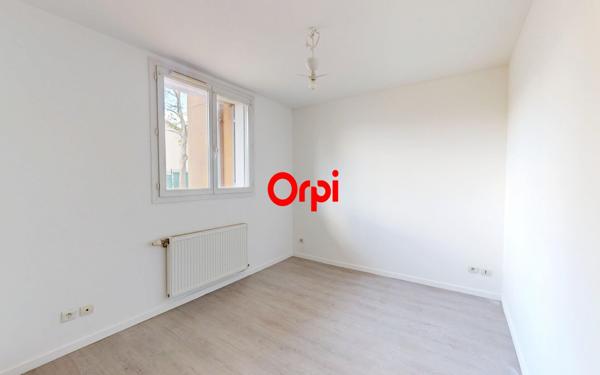 Appartement à vendre    2 pièces • 47 m2 Vaulx-en-Velin