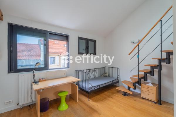 Maison
         6 pièces
        - 200 m² Bien prestige 750 000 € *
