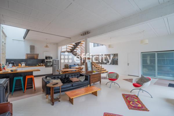 Maison
         6 pièces
        - 200 m² Bien prestige 750 000 € *