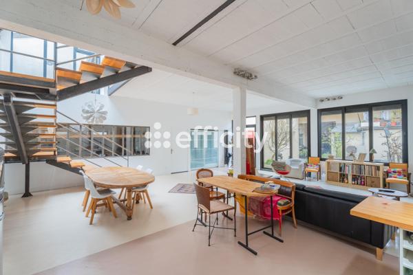 Maison
         6 pièces
        - 200 m² Bien prestige 750 000 € *