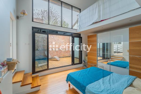 Maison
         6 pièces
        - 200 m² Bien prestige 750 000 € *