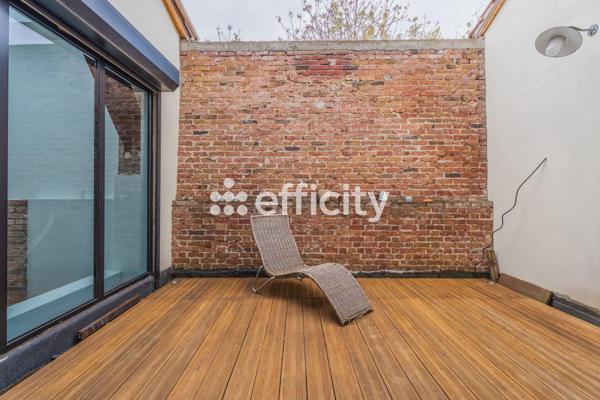 Maison
         6 pièces
        - 200 m² Bien prestige 750 000 € *