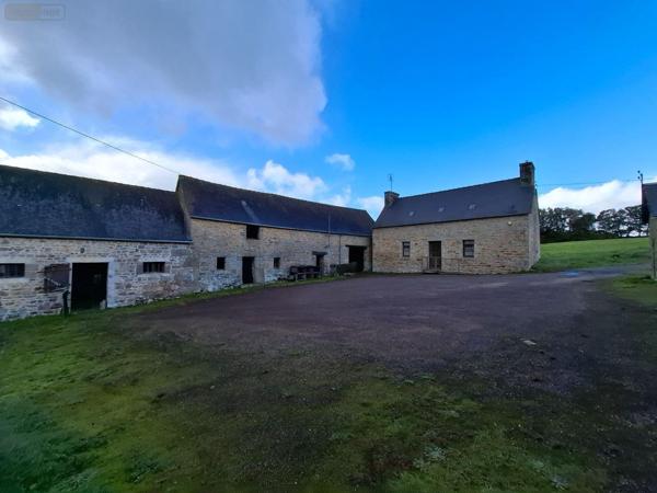 Corps de ferme à vendre à Lanrivain dans les Côtes-d'Armor (22480), ref : 22075-MA01641