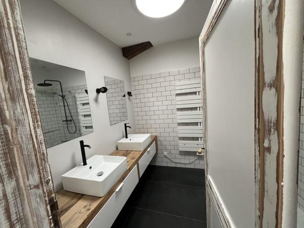 Maison à louer 1 230 € CC Langoiran 6 p 179 m² DPE C
