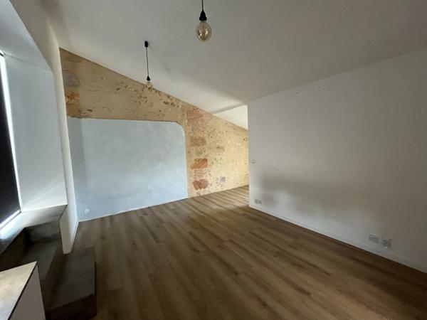 Maison à louer 1 230 € CC Langoiran 6 p 179 m² DPE C