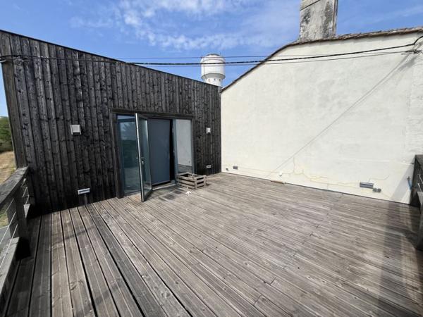 Maison à louer 1 230 € CC Langoiran 6 p 179 m² DPE C