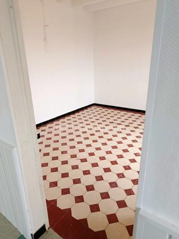 Maison- 3 pièces avec jardin et grand garage