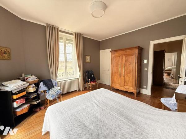 EPERNAY - MAISON DE CARACTERE FIN 19EME