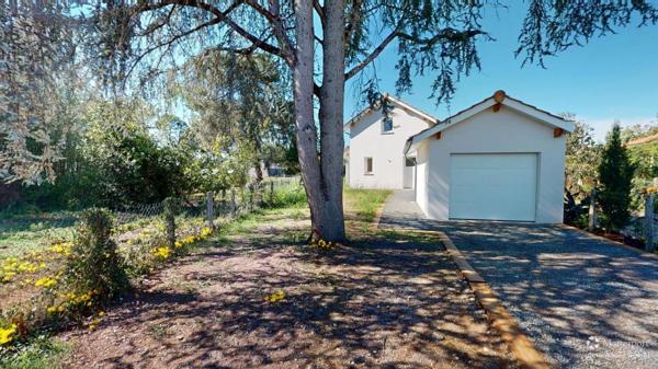 Maison à vendre dans le centre de LÉOGNAN !