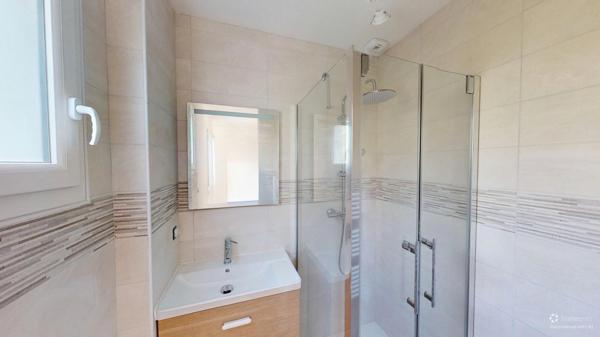 Maison à vendre dans le centre de LÉOGNAN !