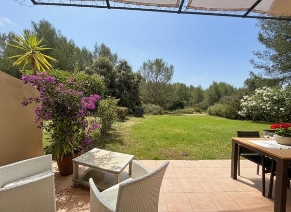 Exclusivité ERA, Charmante maison avec jardin au coeur du Golf de Pont Royal