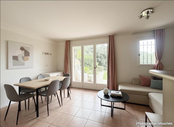 Exclusivité ERA, Charmante maison avec jardin au coeur du Golf de Pont Royal