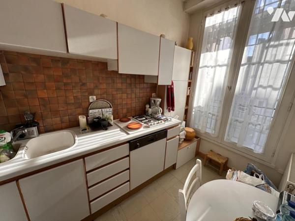 VANNES Centre ville, T2 2ème étage sans ascenseur