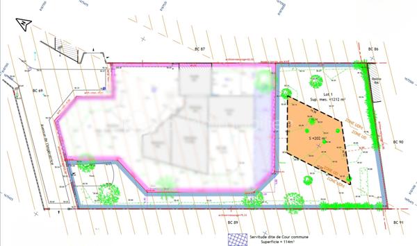 Terrain de 1 212 m²