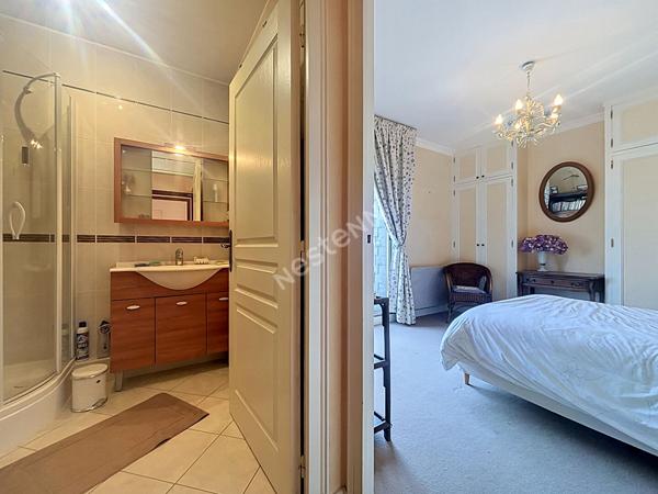 Appartement Saint Cyr Sur Loire 135.76 m2 avec terrasse et garage