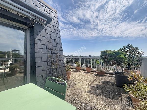 Appartement Saint Cyr Sur Loire 135.76 m2 avec terrasse et garage