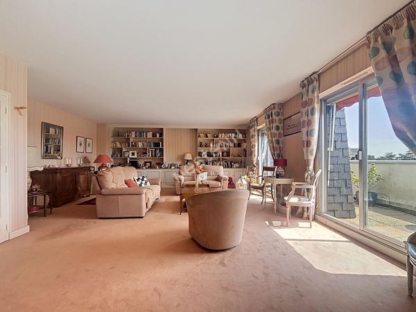 Appartement Saint Cyr Sur Loire 135.76 m2 avec terrasse et garage