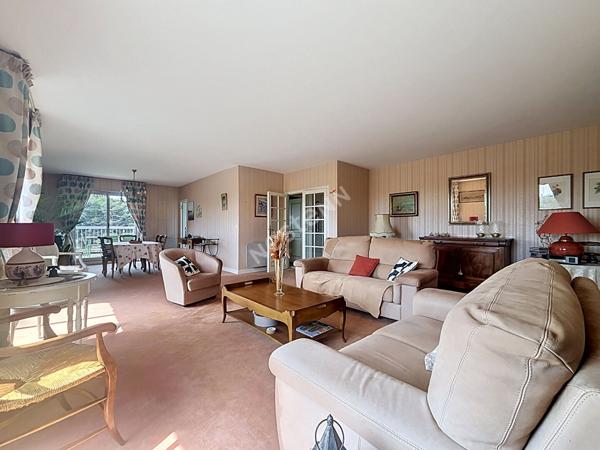Appartement Saint Cyr Sur Loire 135.76 m2 avec terrasse et garage