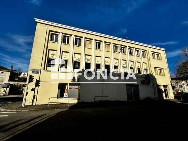 À vendre Local commercial 211.08 m² - Poitiers 86000