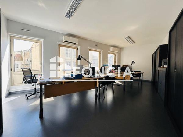 À vendre Local commercial 211.08 m² - Poitiers 86000