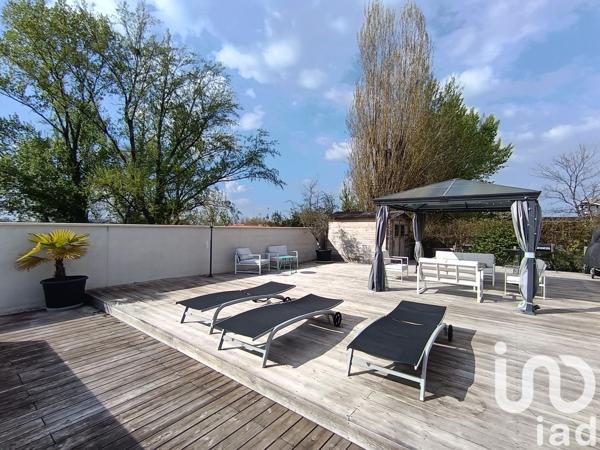 Maison 5 pièces de 114 m² à Bassens (33530)