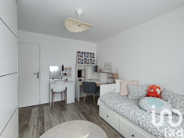 Maison 5 pièces de 114 m² à Bassens (33530)