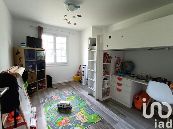 Maison 5 pièces de 114 m² à Bassens (33530)