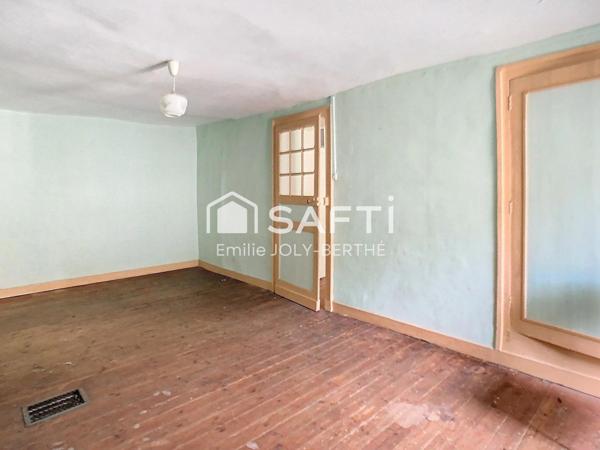 MAISON DE VILLAGE 98 M²? SECTEUR NEUILLY LE VENDIN / 53250