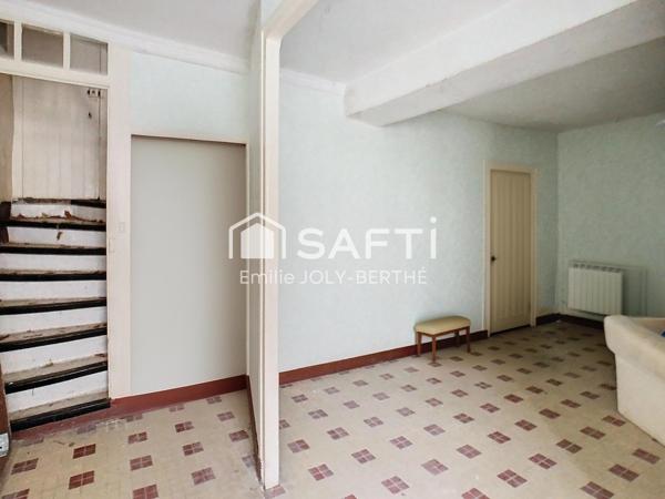 MAISON DE VILLAGE 98 M²? SECTEUR NEUILLY LE VENDIN / 53250