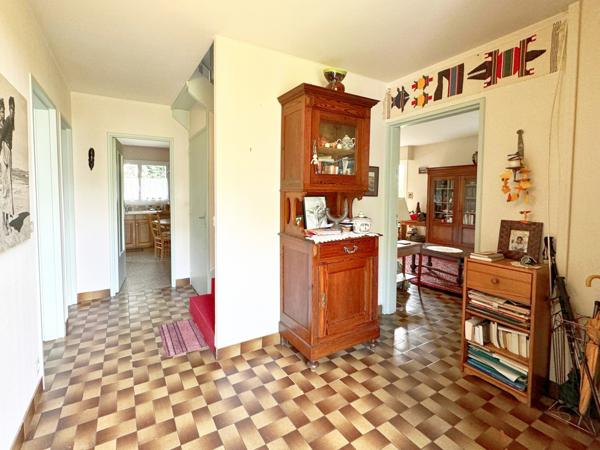 Maison indépendante jardin arboré, 4 chambres, garage, quartier calme, toutes commodités à 5 min