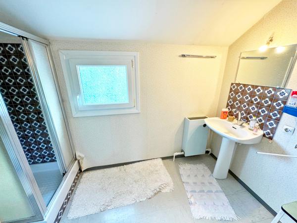 Maison indépendante jardin arboré, 4 chambres, garage, quartier calme, toutes commodités à 5 min