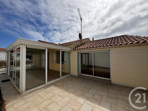 Maison à vendre  4 pièces - 120,62 m 2   ST GILLES CROIX DE VIE  - 85